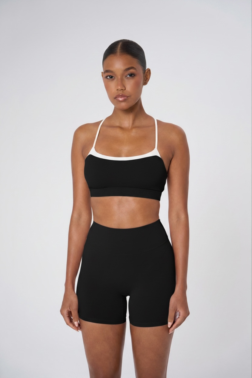 Form Contrast Trim Crop Top