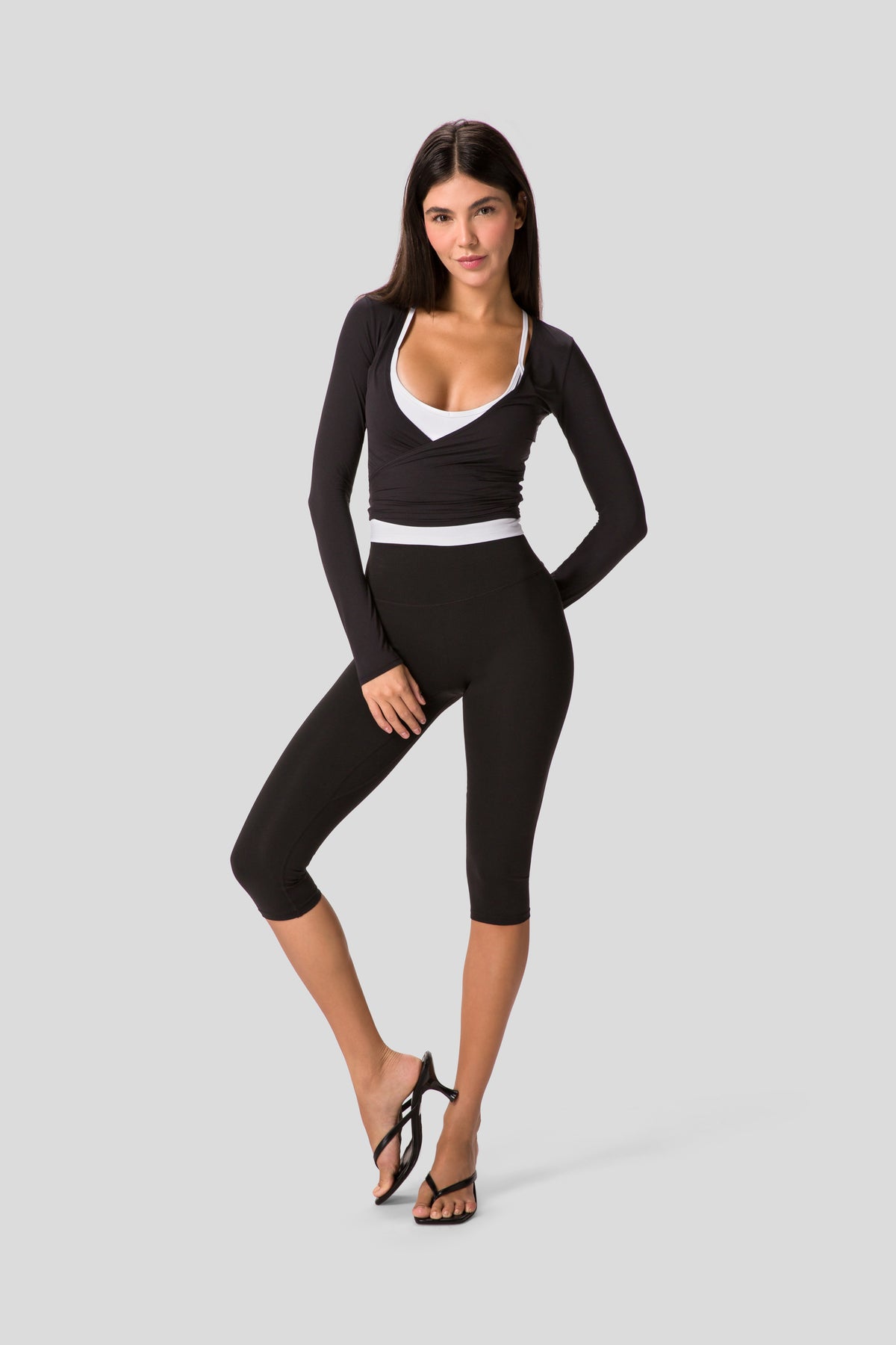Linea High-Waisted Capri