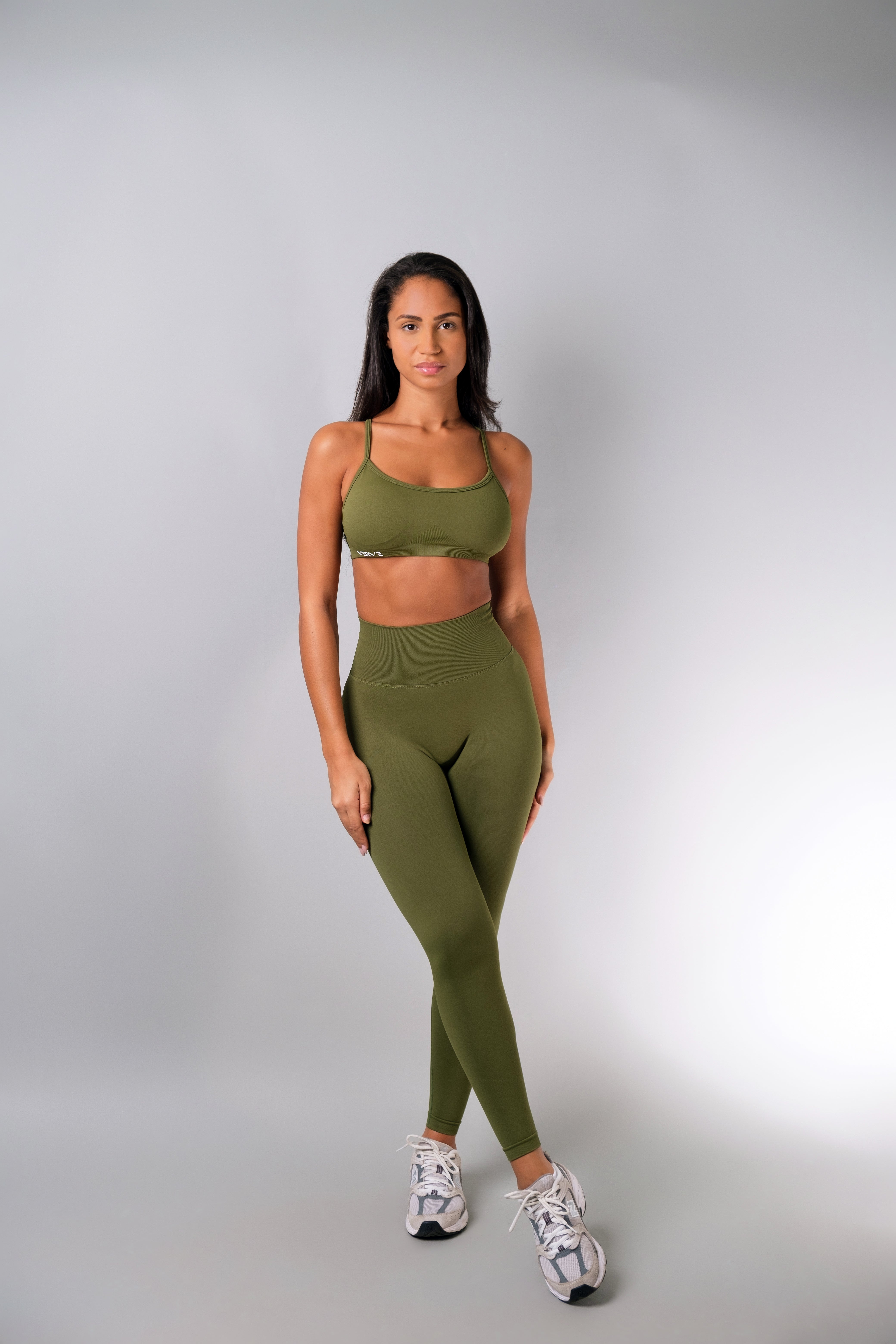 Women’s scrunch leggings full front shot for fitness and workouts – verveactivewear.com
