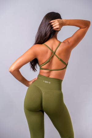 Close-up of Sculpt Strappy Crop Top fabric and strap design – Verve workout top